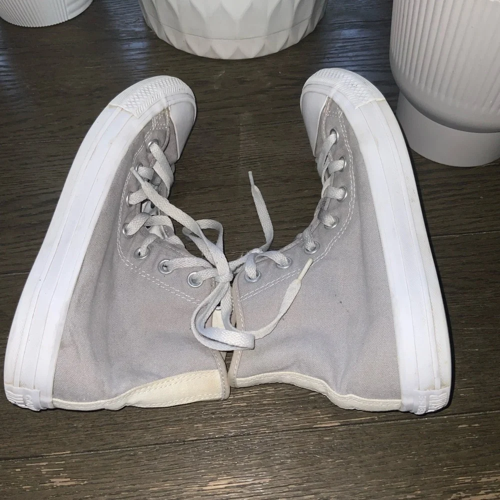 Converse Unisex Chuck Taylor Gray High-Top Sneakers Size Women’s 8 Men’s 6